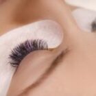 What are hybrid lash extensions?